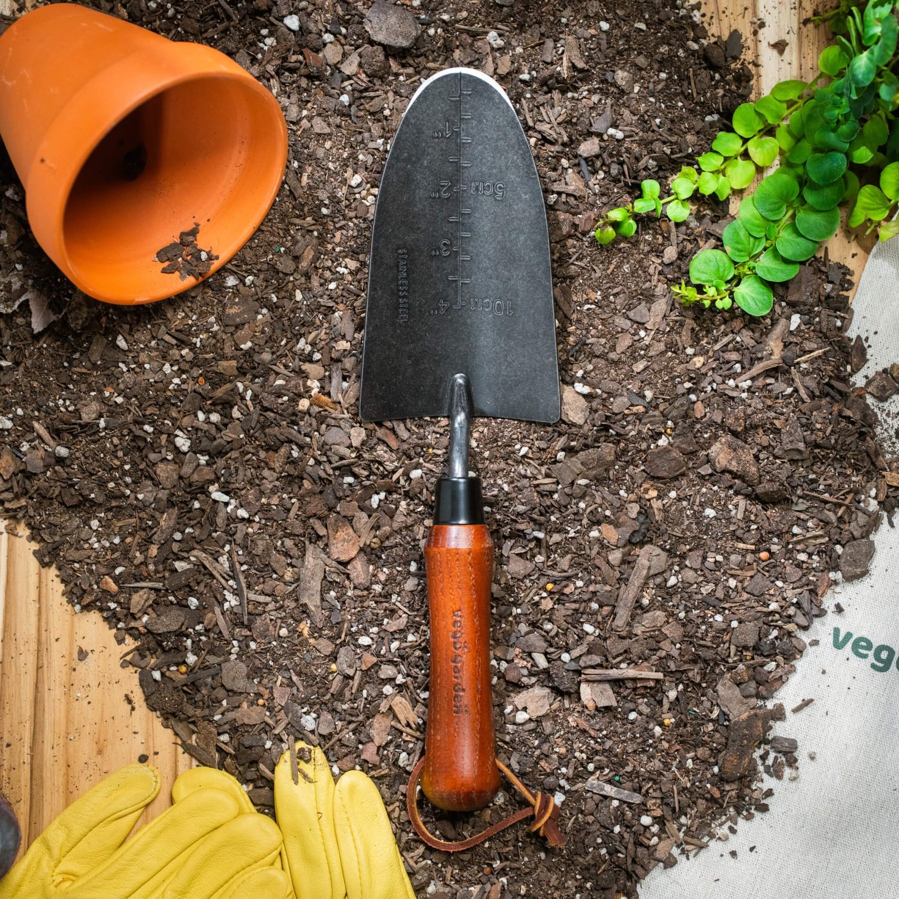 Vego Heritage Hand Trowel | Small Garden Trowel for Planting & Digging