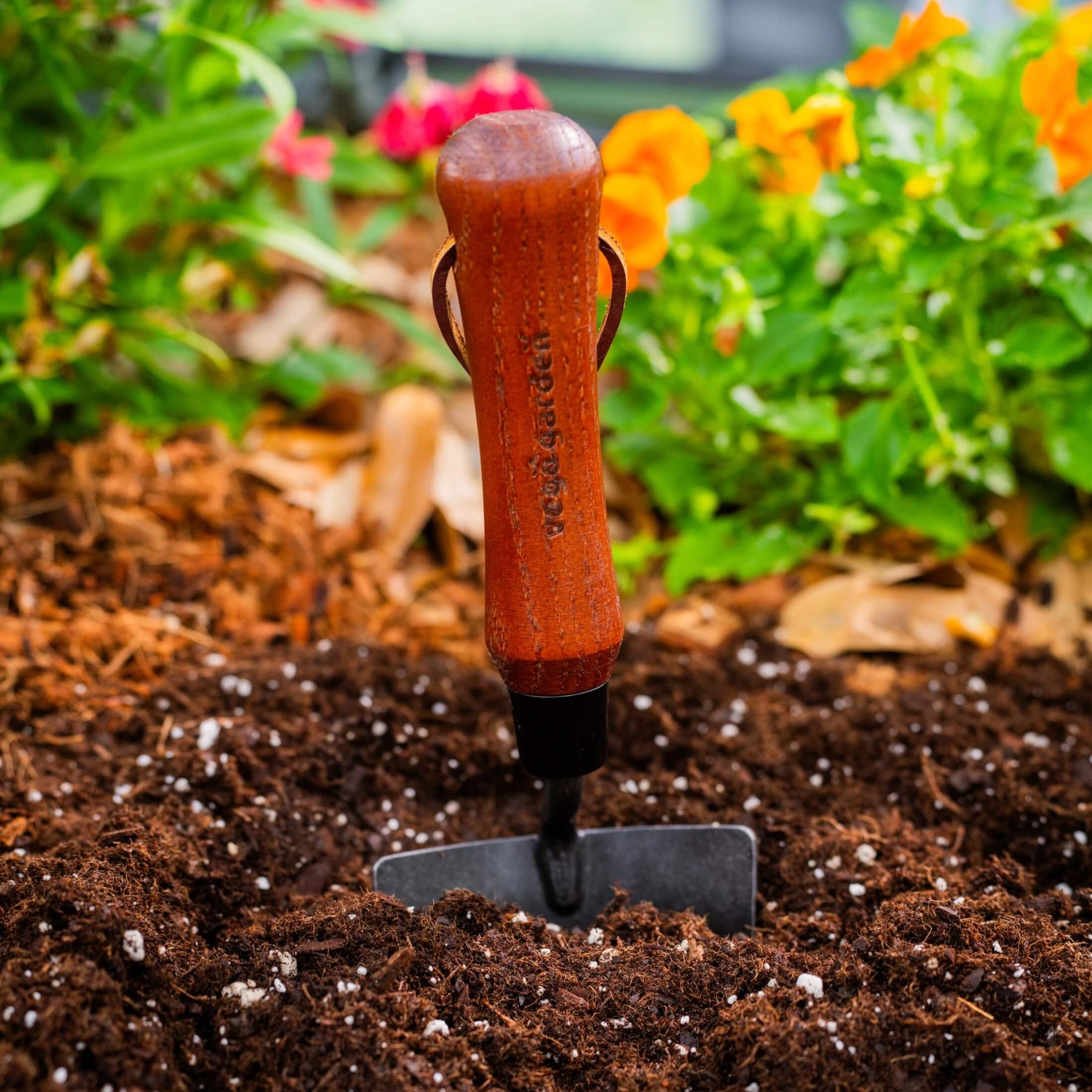 Vego Heritage Hand Trowel | Small Garden Trowel for Planting & Digging