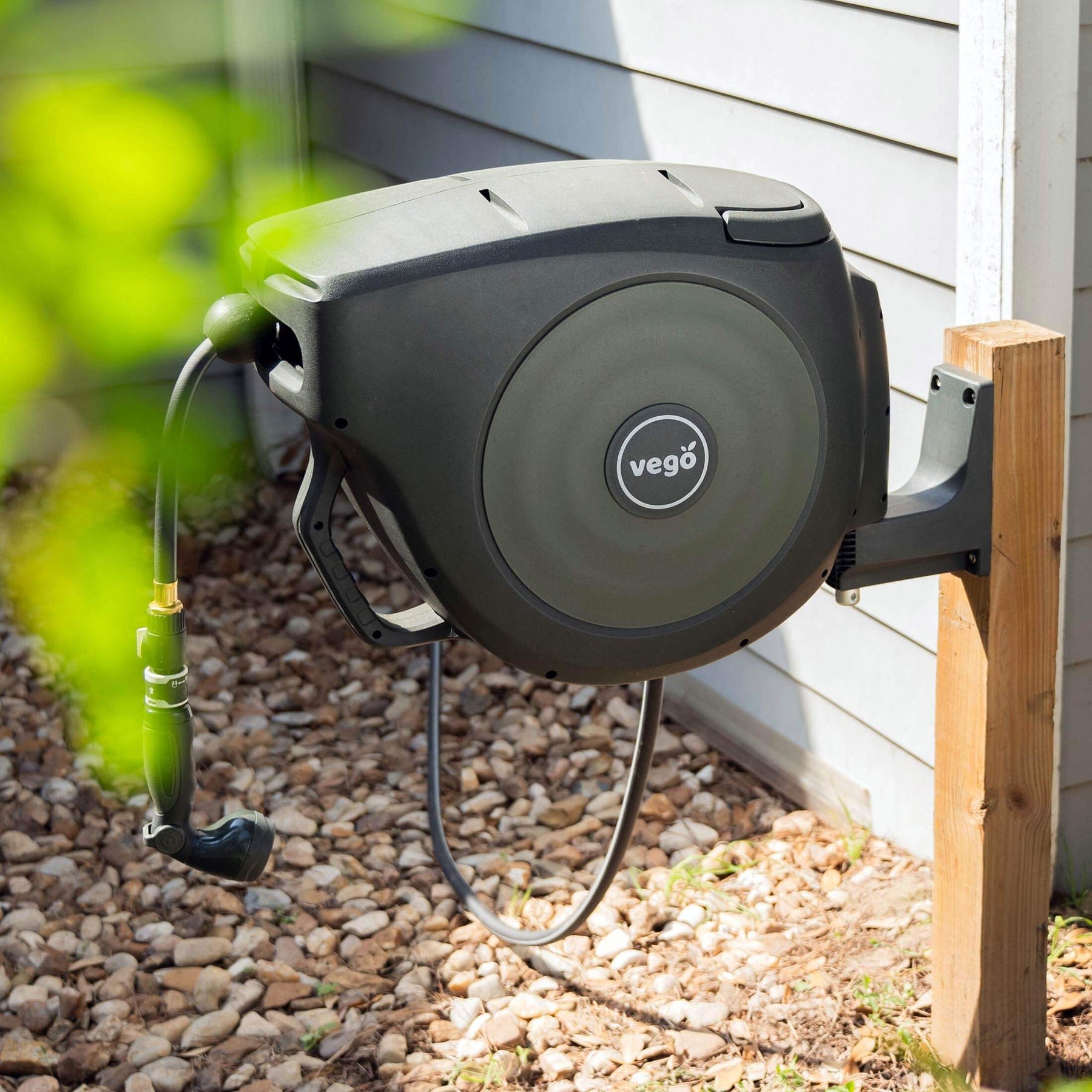 HiFlow Retractable Hose Reel Set 100 Ft Vego Garden