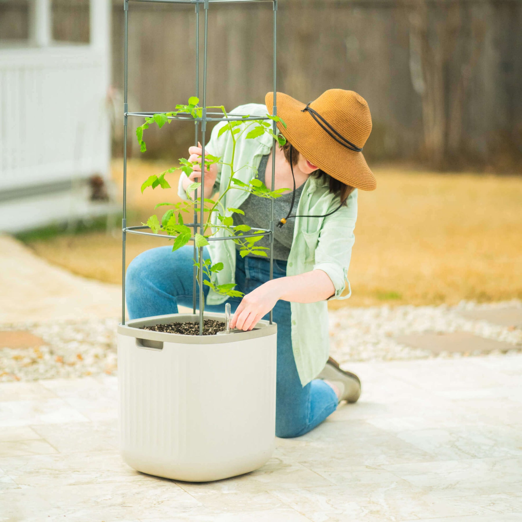 Rolling Self Watering Patio / Indoor Planter with Trellis – Vego Garden